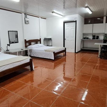 Sleep&Go! Cabina Cuadruple En Siquirres Centro - And Rafting Tour! Siqurres Da Alegria Exteriör bild