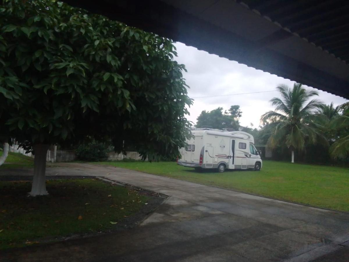 Sleep&Go! Cabina Cuadruple En Siquirres Centro - And Rafting Tour! Siqurres Da Alegria Exteriör bild